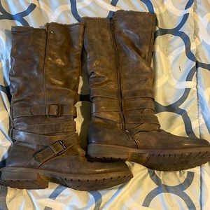 Roxy boots from Buckle